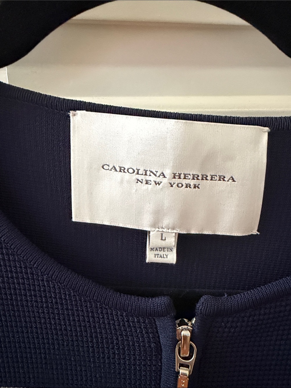 Carolina Herrera Navy and White Zip-Front Cropped Cardigan - Picture 6 of 10